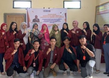 Mahasiswa Kuliah Kerja Nyata (KKN) Tematik Universitas Negeri Gorontalo (UNG) Desa Bumbulan, Kecamatan Paguat, Kabupaten Pohuwato. (istimewa)