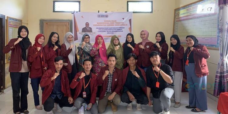 Mahasiswa Kuliah Kerja Nyata (KKN) Tematik Universitas Negeri Gorontalo (UNG) Desa Bumbulan, Kecamatan Paguat, Kabupaten Pohuwato. (istimewa)