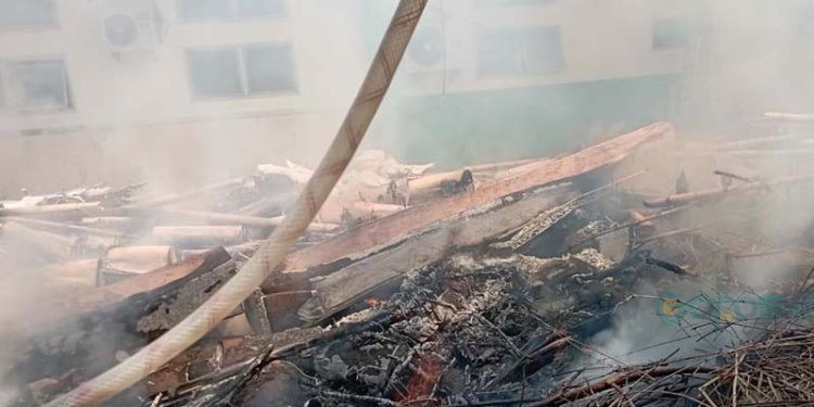 Sampah RS Dunda Limboto Terbakar