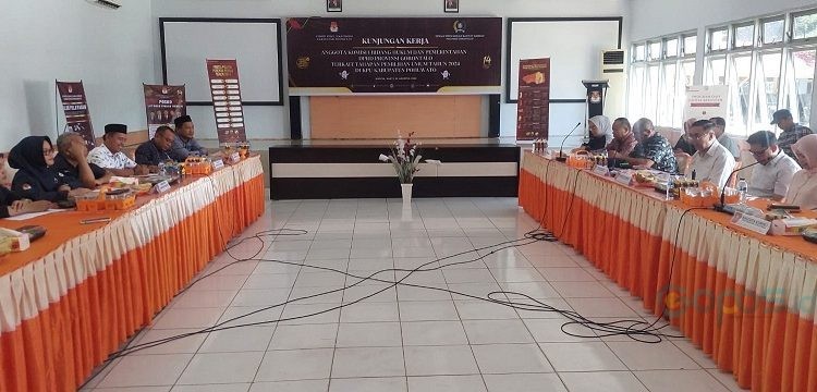 Komisi I Deprov Gorontalo melakukan kunjungan kerja ke Kantor KPU Pohuwato dalam rangka meninjau kesiapan penyelenggaraan Pemilu dan Pilkada 2024.(Humas Deprov Gorontalo)