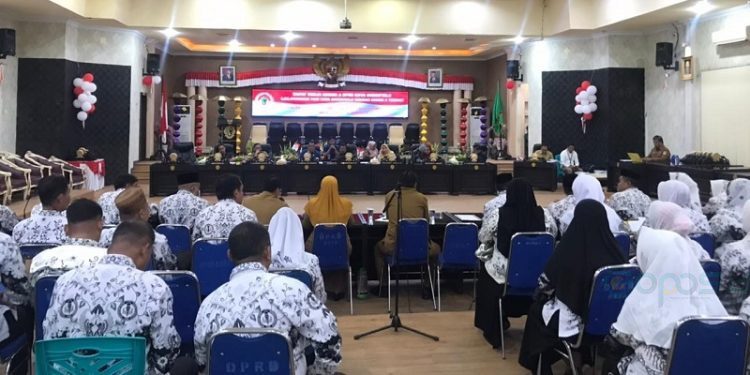 Rapat Komisi A DPRD Kota Gorontalo bersama PGRI, Senin (28/8/2023).