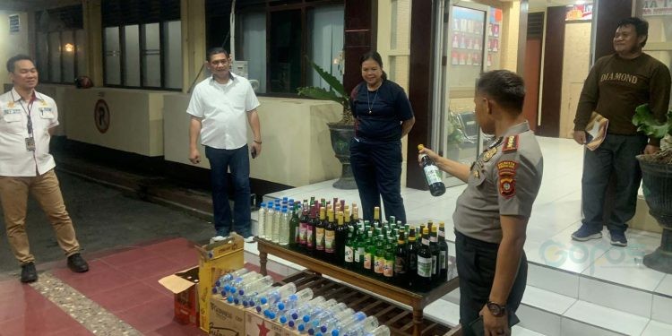 Lagi, Polisi Sita Ratusan Botol Miras di Kota Gorontalo