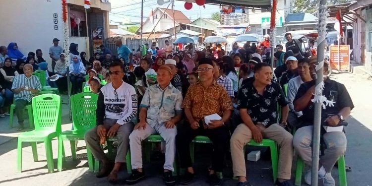 Anggota DPRD kota Gorontalo, Heriyanto Thalib saat melakukan reses masa sidang ketiga tahun 2023 di kelurahan Biawu, kecamatan Kota Selatan, Kota Gorontalo, Sabtu (19/8/2023) foto: Sari/gopos