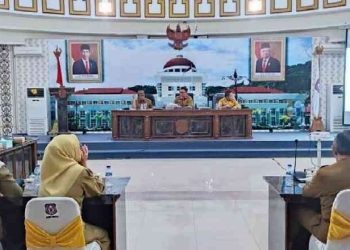 Rapat persiapan peringatan Hari Ulang Tahun (HUT) ke-78 Kemerdekaan Republik Indonesia yang dipimpin Penjabat Sekretaris Daerah Budiyanto Sidiki bertempat di ruang Dulohupa, Kantor Gubernur Gorontalo, Selasa (1/8/2023). (Foto: Nova)