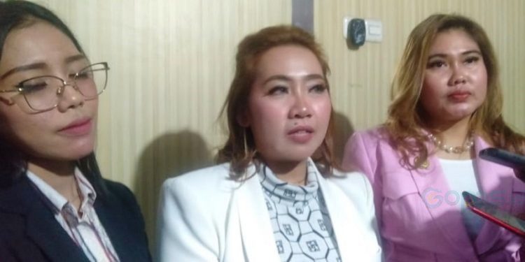 Tim 911 Hotman Paris usai bertemu dengan sejumlah Anggota DPRD Kabupaten Gorontalo, Selasa (15/8/2023). (F. Abin/gopos)