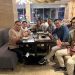 Ketua Umum PRSI Gorontalo Hamim Pou bersama Ketua Umum PB PRSI Anindya Bakri, disela-sela kegiatan Rakernasus, di Hotel JS Luwansa, Jumat (4/8/2023) malam. (Foto Istimewa)