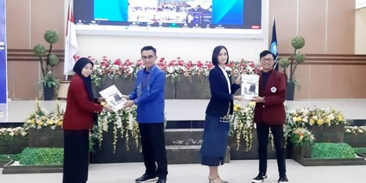 Pelepasan secara simbolik mahasiswa Program Kampus Mengajar di Provinsi Gorontalo, Kamis (10/8/2023) di BPMP Provinsi Gorontalo (muhajir/gopos)