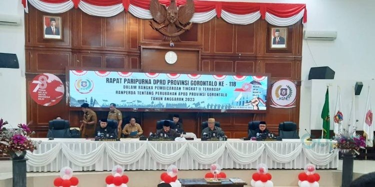 Rapat Paripurna DPRD Provinsi Gorontalo tentang perubahan APBD 2023, Senin (14/8/2023) (muhajir/gopos)