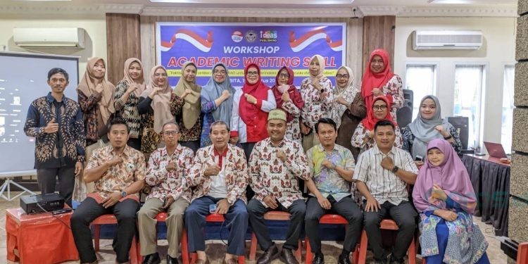 Workshop academic writing skill dengan topik 'Taktis Menulis Artikel Ilmiah Model IMRAD untuk Jurnal SINTA-Bereputasi', Selasa, (15/8/2023) (dok. unbita).