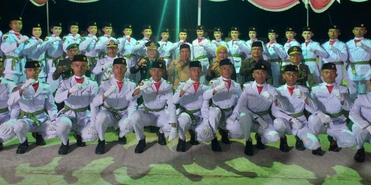 Sebanyak 32 anggota Pasukan Pengibar Bendera Pusaka (Paskibraka) Kabupaten Bone Bolango tahun 2023 resmi dikukuhkan. (Foto Indra/Gopos)