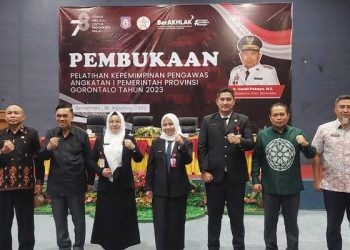 Ketua Komisi I Deprov Gorontalo, AW Thalib (kedua paling kiri) menjadi narasumber pada PKP Angkatan I Lingkungan Pemerintah Provinsi Gorontalo, Jumat (18/8/2023) (ain/hms)
