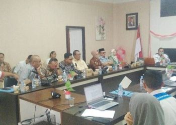 Rapat Komisi I Deprov Gorontalo bersama OPD terkait yang membahas mengenai izin usaha pertambangan, Rabu (23/8/2023) (muhajir/gopos)