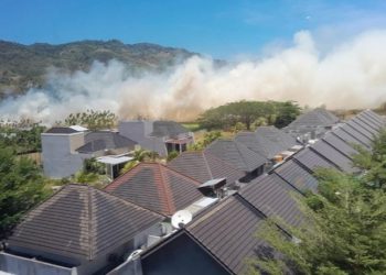 Kebakaran lahan di Kelurahan Libuo, Kecamatan Dungingi, Kota Gorontalo, Rabu (30/8/2023).