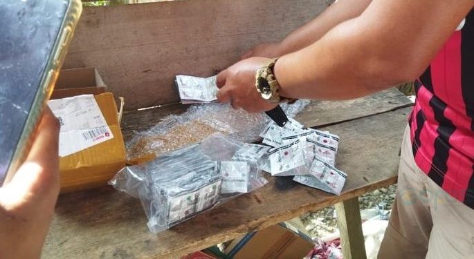 Puluhan strip obat keras jenis Trihexyphenidyl saat diamankan Satnarkoba Polres Gorut.