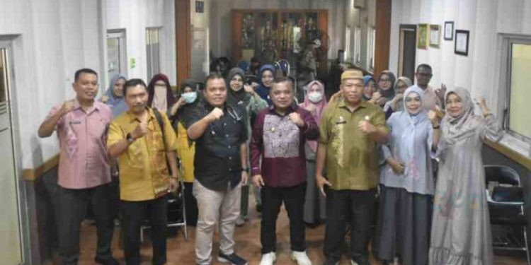 Wakil Bupati Gorontalo, Hendra S. Hemeto melakukan kunjungan kerja ke Dinas Pendidikan dan Kebudayaan (Dikbud) dan Rumah Sakit Umum Daerah (RSUD) MM Dunda Limboto, Kamis (31/08/2023).