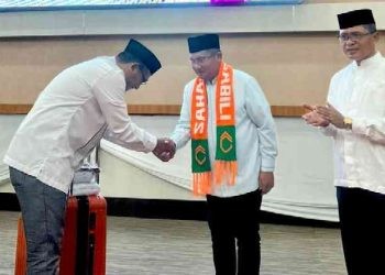 Walikota Gorontalo, Marten Taha saat membuka kegiatan manasik umrah di Kota Gorontalo. (Humas)