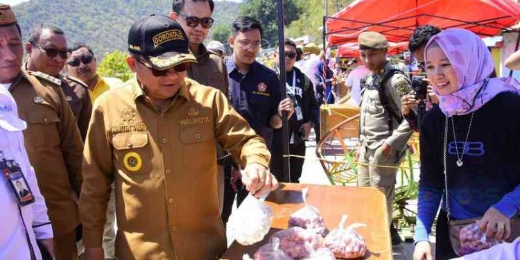Gerakan Pangan Murah (GPM) di Kelurahan Tenda, Kecamatan Hulonthalangi, Kota Gorontalo dukung kebutuhan bahan pokok masyarakat, Senin (4/9/2023). (Foto: Humas)