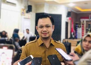 Wakil Walikota Gorontalo, Ryan Kono saat dirinya mengahadiri kegiatan Rapat Paripurna DPRD Kota Gorontalo dalam Rangka Penandatanganan Nota Kesepakatan Rancangan Kebijakan Umum Perubahan Anggaran (KUPA) & Prioritas Plafon Anggaran smntara (PPAS) APBD Kota Gorontalo TA 2023, Selasa (5/9/2023).