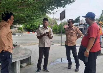 Komisi II DPRD Bone Bolango siap mengawal sejumlah pembangunan jalan di Tilongkabila yakni pekerjaan pemeliharaan ruas jalan Moutong- Tunggulo dan Toto cs