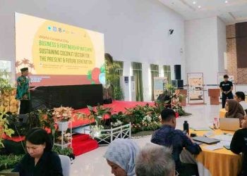 Bupati Gorontalo, Nelson Pomalingo saat memberikan opening speech di Business and Partnership Matching World Coconut Day 2023.. (putra/Gopos)