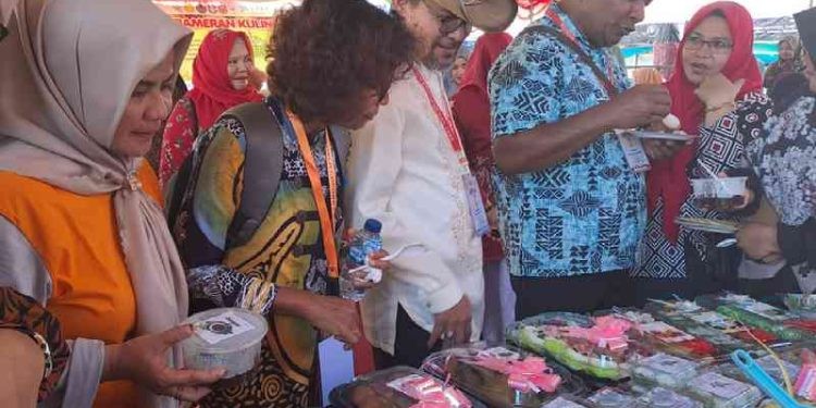 Festival kuliner World Coconut Day menyajikan makanan khas yang berbahan dasar kepala, Jumat (22/9/2023).