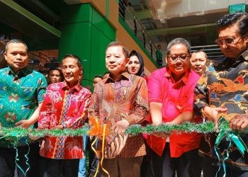 Gedung baru Pasar Modern Limboto (eks pasar Shopping Center) kini resmi dimanfaatkan oleh pemerintah daerah dan para pedagang usai diresmikan oleh Menteri PPN/Kepala Bappenas RI, Suharso Monoarfa, Sabtu (23/09/2023).