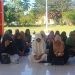 Kalangan ASN Pohuwato menitikkan air mata saat mengikuti zikir bersama di belakang kantor Bupati Pohuwato, Jumat (22/9/2023).