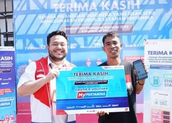 Pertamina Sulawesi membagi-bagikan promo menarik dalam rangka menyambut Hari Pelanggan Nasional 2023. (F. Pertamina)