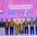 Pj Gubernur Gorontalo, Ismail Pakaya (5 dari kiri) bersama Kepala Perwakilan Bank Indonesia Provinsi Gorontalo, Dian Nugraha (6 dari kanan) berpose bersama pimpinan OPD dan lembaga/instansi di Provinsi Gorontalo dalam penutupan Hulonthalo Art and Craft Festival 2023