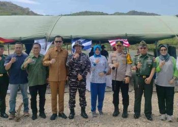 Wakil Walikota Gorontalo, Ryan Kono saat menghadiri acara kegiatan Program Kali Bersih (PROKASIH) Serentak Nasional 2023 yg akan dihadiri oleh Kepala Staf Angkatan Laut di Bantaran Sungai Bone Padebuolo Kota Timur, Kota Gorontalo, Selasa (5/9/2023).