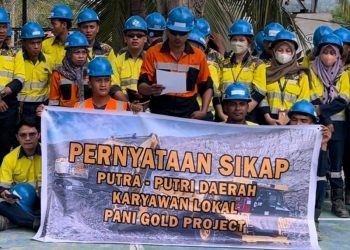 Karyawan PGP asal Pohuwato saat membacakan pernyataan sikapnya, Selasa (12/9/2023).