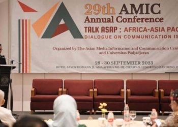 Wakil Menteri Komunikasi dan Informatika Nezar Patria dalam acara 29th AMIC Annual Conference Talk ASAP: Africa-Asia Conference di Bandung, Jawa Barat, Kamis (28/9/2023) (ANTARA/HO-Kemenkominfo)