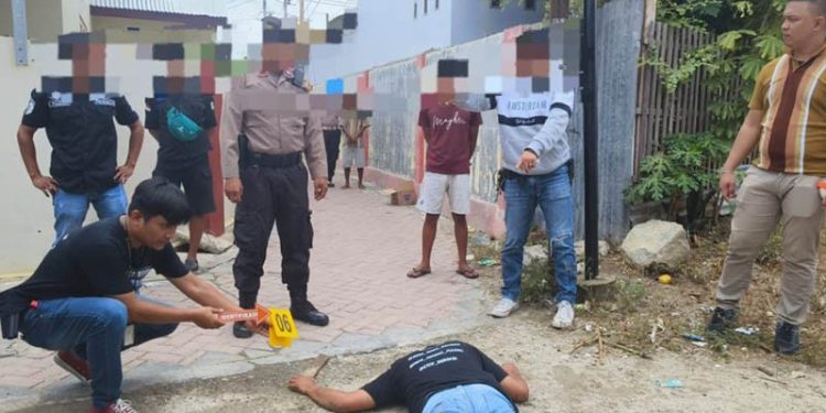 Polisi melakukan olah TKP di loksi penembakan MH, terduga pelaku pembacokan anggota Polri, Bripka Ariyanto. (Dok. Humas Polresta Gorontalo Kota)