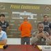 Polda Sulut menggelar konferensi pers terkait pengungkapan kasus pengancaman dan pemerasan di perguruan tinggi di Kota Manado, Jumat (8/9/2023). (Dok Humas Polda Sulut)