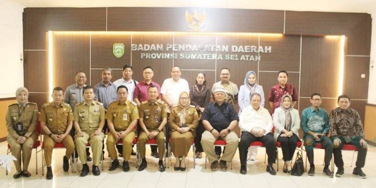 Kunjungan kerja Pansus Ranperda PDRD di Badan Pendapatan Daerah Sumatera Selatan, Senin (4/9/2023) (hms/deprov)