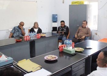 Kunjungan Pansus Ranperda tentang penyelenggaraan perizinan berusaha di daerah di Industri PT. Tjakrindo Mas, Kecamatan Telaga Biru, Kabupaten Gorontalo, Sabtu (23/9/2023). (istimewa)