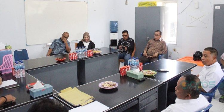 Kunjungan Pansus Ranperda tentang penyelenggaraan perizinan berusaha di daerah di Industri PT. Tjakrindo Mas, Kecamatan Telaga Biru, Kabupaten Gorontalo, Sabtu (23/9/2023). (istimewa)