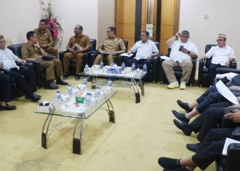 Rapat Tim Banggar bersama TAPD Provinsi Gorontalo dalam rangka membahas hasil evaluasi Kemendagri tentang APBD Perubahan Provinsi Gorontalo Tahun 2023, Senin (25/9/2023) (muhajir/gopos)