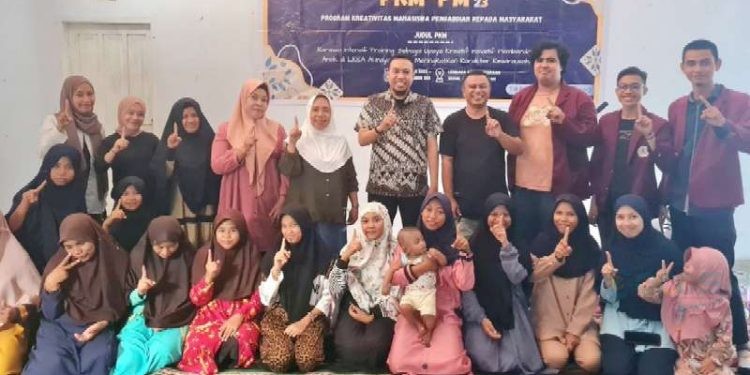 Dalam meningkatkan kewirausahaan, Program Kreativitas Mahasiswa (PKM) UNG beri program karawo intensive training