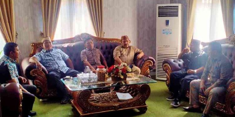 DPRD Bone Bolango mendapatkan kunjungan dari Rombongan DPRD Kabupaten Boalemo, Kamis (26/10/2023).