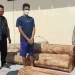 Pelaku pencurian kayu jati yang diamankan oleh pihak Kepolisian Polsek Jenu. [beritajatim.com]