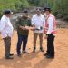 Menteri Perhubungan Budi Karya Sumadi (dua kanan) saat meninjau lokasi pembangunan Bandara Ibu Kota Negara di Kalimantan Timur, pada Selasa (31/10/2023). ANTARA/HO-Kemenhub