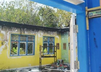 Kebakaran 3 ruang kelas di SDN 7 Bulango Utara yang terjadi sudah setahun lebih masih luput dari perhatian hingga saat ini. (Putra/Gopos)