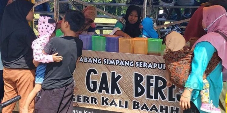 Salah satu gerai Es Gak Beres di Simpang Serapuh, Kabupaten Simalungun, Sumatera Utara.(dok. IG Es Gak Beres)
