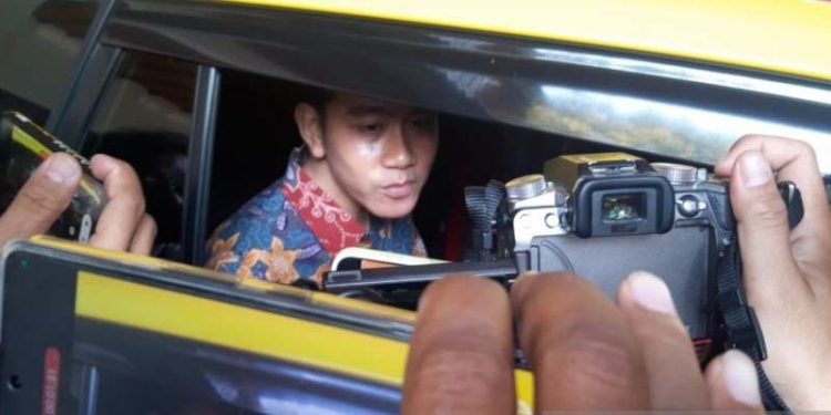 Wali Kota Surakarta, Gibran Rakabuming Raka, menyebut bila dirinya sudah menemui Ketua DPP Partai Demokrasi Indonesia Perjuangan (PDIP), Puan Maharani.