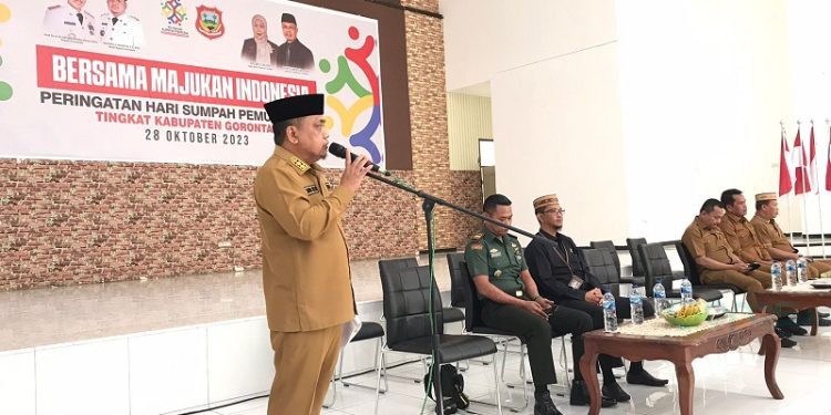 Wakil Bupati Gorontalo Hendra S Hemeto saat memberikan sambutan pada peringatan Hari Sumpah Pemuda, Senin (30/10/2023).