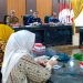 Penjabat Sekretaris Daerah Provinsi Gorontalo Budiyanto Sidiki memimpin rapat Revisi Rencana Tata Ruang Wilayah (RTRW) Provinsi Gorontalo bertempat di ruang Huyula, kantor gubernuran, Senin (2/10/2023). (Foto: Winda)