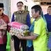 Korban kebakaran rumah di Jl. Jhon A. Katili (eks Andalas) Kelurahan Tapa, Kecamatan Sipatana, Kota Gorontalo mendapat bantuan dari Pemerintah Kota Gorontalo, Kamis (12/10/2023).
