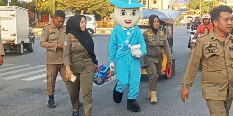 Sejumlah badut-badut penghibur yang ada di Kota Gorontalo akhirnya diamankan pihak Satpol-PP Kota Gorontalo dan Dinas Sosial Kota Gorontalo, Senin (30/10/2023).