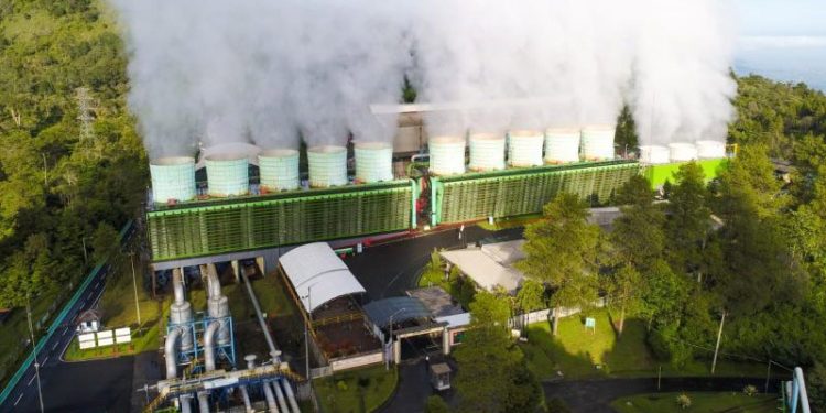 Pembangkit Listrik Tenaga Panas Bumi (PLTP) Kamojang milik PLN dengan kapasitas 140 MW yang berlokasi di Kabupaten Bandung, Jawa Barat, sebagai salah satu pembangkit yang terdaftar dalam sistem pelacakan elektronik dari APX TIGRs dan diakui secara internasional untuk mengeluarkan REC. ANTARA/HO-PLN